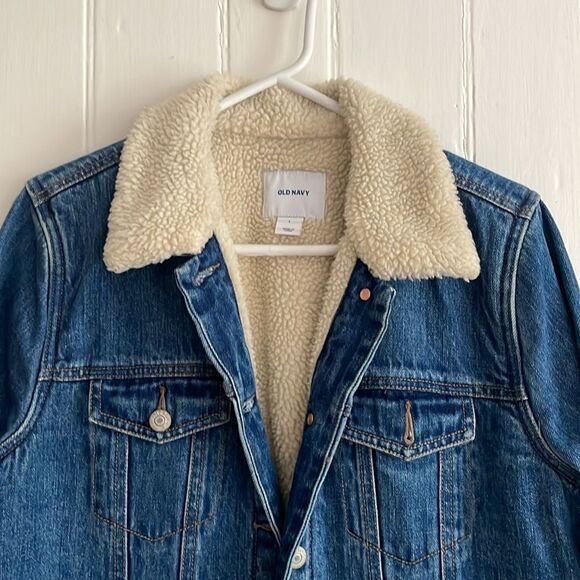 Old Navy Sherpa Lined Denim Jacket - Picture 2 of 6